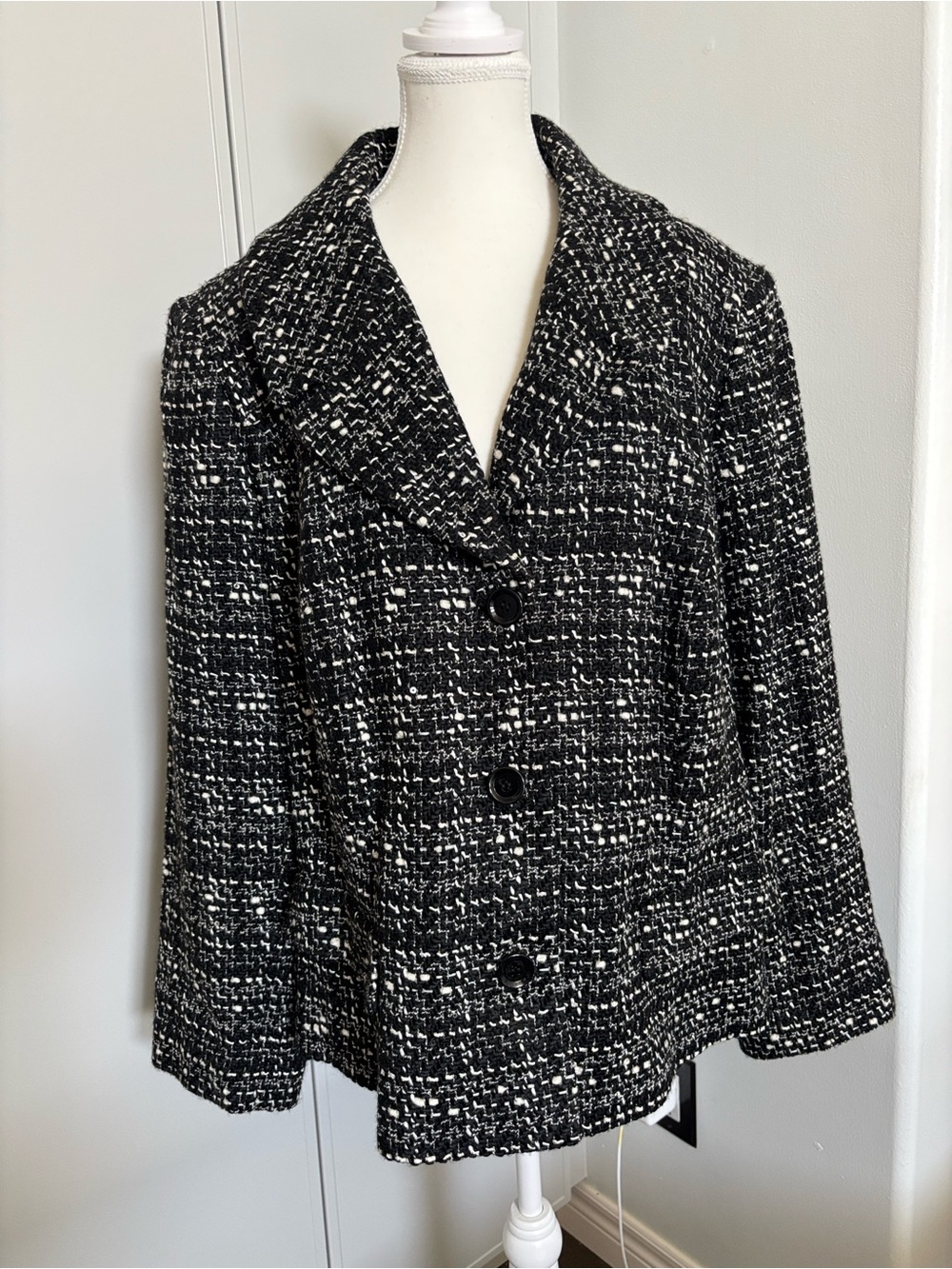 Lafayette 148 Black & White Tweed Women's Jacket - Classic Button Front